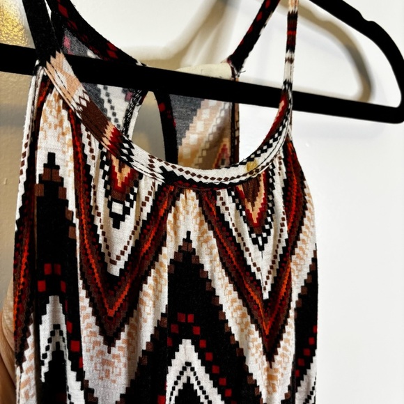 Chevron Patterned Tunic Tank Top Size L - Picture 3 of 9